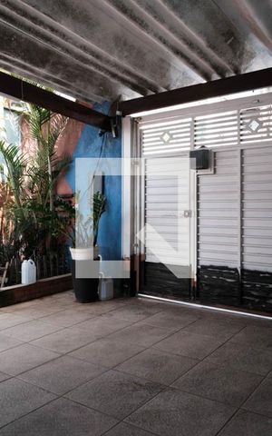 Casa à venda com 220m², 2 quartos e 2 vagas Casa à venda com 220m², 2 quartos e 2 vagasÁrea comum