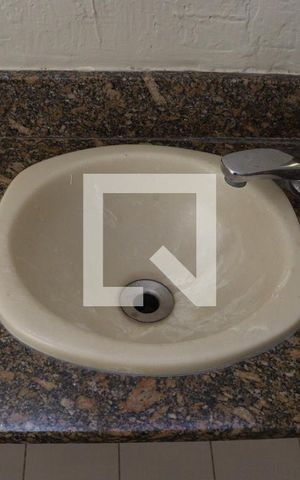 Apartamento à venda com 150m², 3 quartos e 2 vagas Apartamento à venda com 150m², 3 quartos e 2 vagasDetalhe lavabo