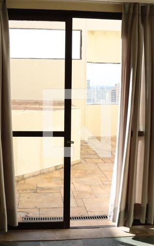 Apartamento à venda com 150m², 3 quartos e 2 vagas Apartamento à venda com 150m², 3 quartos e 2 vagasDetalhe sala 2