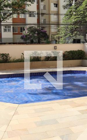 Apartamento à venda com 150m², 3 quartos e 2 vagas Apartamento à venda com 150m², 3 quartos e 2 vagasÁrea comum - Piscina