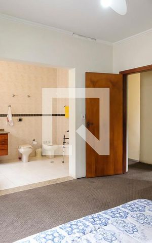 Casa à venda com 350m², 4 quartos e 4 vagasSuíte 