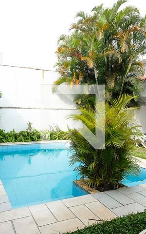 Casa à venda com 350m², 4 quartos e 4 vagasPiscina