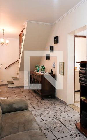 Casa à venda com 350m², 4 quartos e 4 vagasSala de TV