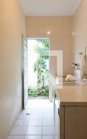 Casa à venda com 350m², 4 quartos e 4 vagasÁrea de Serviço