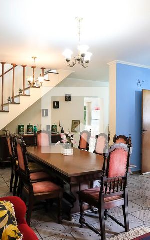 Casa à venda com 350m², 4 quartos e 4 vagasSala