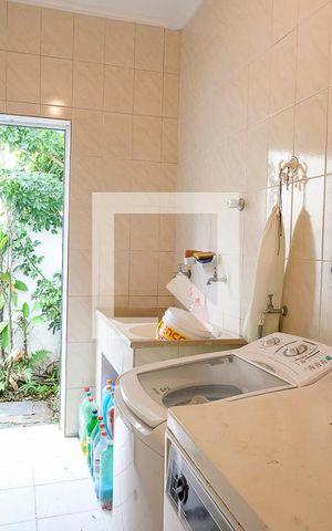 Casa à venda com 350m², 4 quartos e 4 vagasÁrea de Serviço