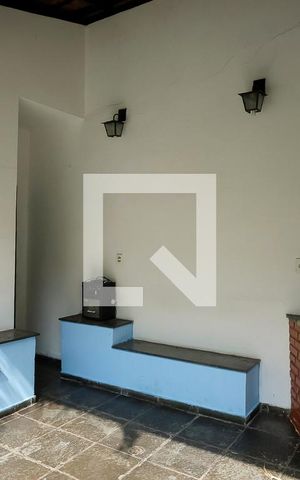 Casa à venda com 350m², 4 quartos e 4 vagasChurrasqueira
