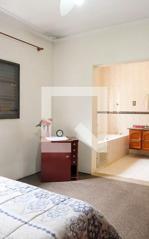 Casa à venda com 350m², 4 quartos e 4 vagasSuíte 