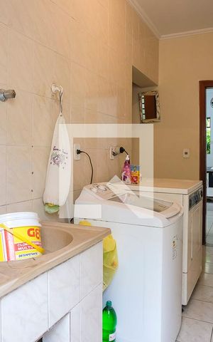 Casa à venda com 350m², 4 quartos e 4 vagasÁrea de Serviço