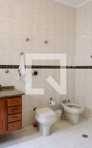 Casa à venda com 350m², 4 quartos e 4 vagasBanheiro da Suíte 