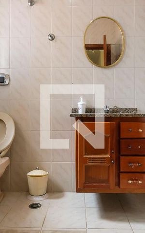 Casa à venda com 350m², 4 quartos e 4 vagasBanheiro Quartos