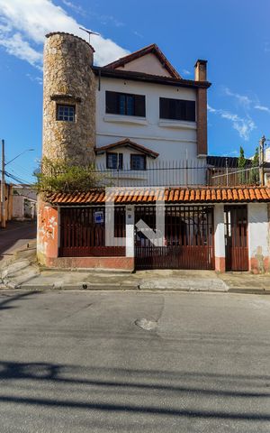Casa para alugar com 400m², 3 quartos e 2 vagasFachada