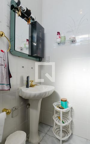 Casa para alugar com 400m², 3 quartos e 2 vagasBanheiro Social