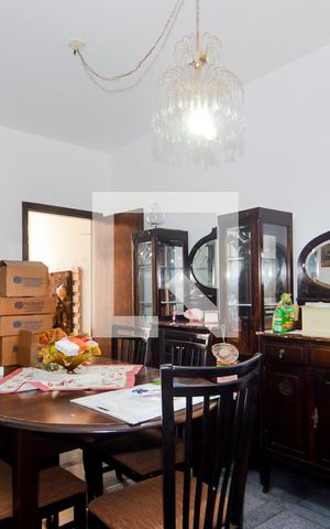 Casa para alugar com 400m², 3 quartos e 2 vagasSala
