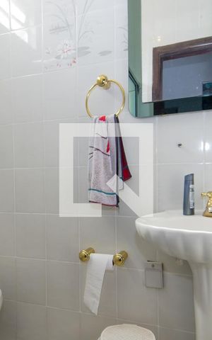 Casa para alugar com 400m², 3 quartos e 2 vagasBanheiro Social