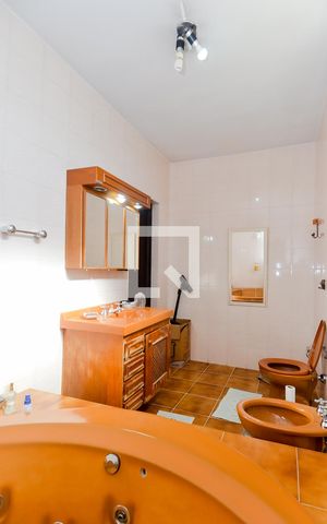 Casa para alugar com 400m², 3 quartos e 2 vagasBanheiro da Suíte