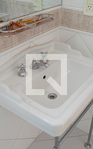 Apartamento para alugar com 410m², 4 quartos e 4 vagas Apartamento para alugar com 410m², 4 quartos e 4 vagasBanheiro Quarto 2