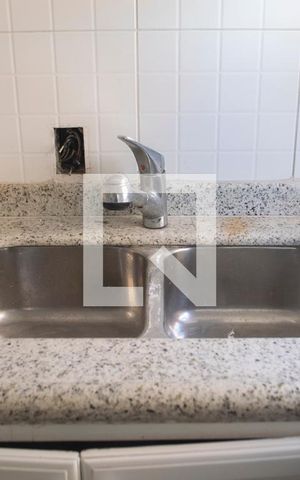 Apartamento para alugar com 410m², 4 quartos e 4 vagas Apartamento para alugar com 410m², 4 quartos e 4 vagasCozinha
