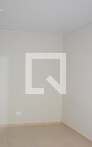 Casa para alugar com 16m², 1 quarto e sem vagaQuarto