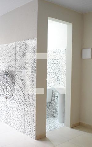 Casa para alugar com 16m², 1 quarto e sem vagaQuarto