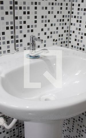 Casa para alugar com 16m², 1 quarto e sem vagaBanheiro