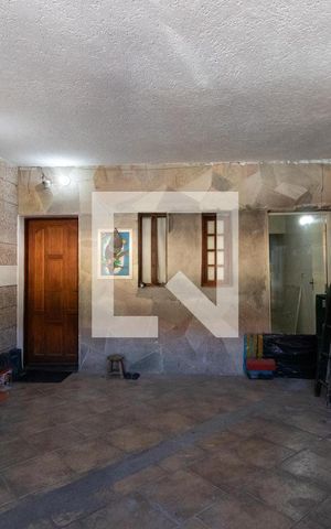 Casa à venda com 100m², 3 quartos e 2 vagas Casa à venda com 100m², 3 quartos e 2 vagasGaragem