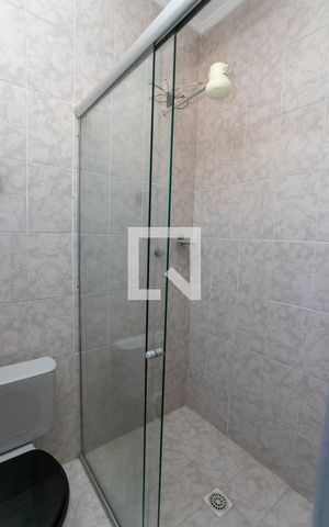 Casa à venda com 310m², 6 quartos e 6 vagas Casa à venda com 310m², 6 quartos e 6 vagasBanheiro
