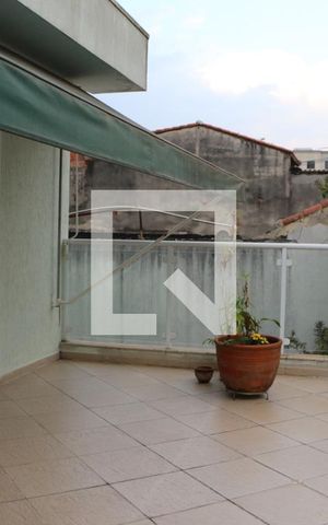 Casa à venda com 240m², 3 quartos e 4 vagassacada 2