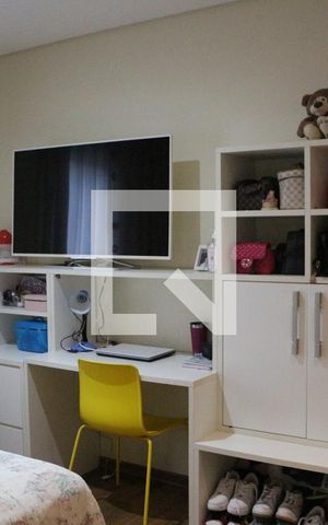 Casa à venda com 240m², 3 quartos e 4 vagasQuarto 2 - Suíte