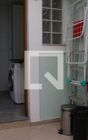 Casa à venda com 240m², 3 quartos e 4 vagasÁrea de Serviço