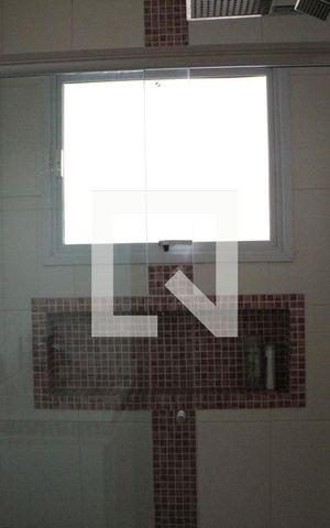 Casa à venda com 240m², 3 quartos e 4 vagasBanheiro da Suíte