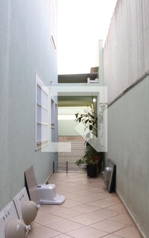 Casa à venda com 240m², 3 quartos e 4 vagasCorredor