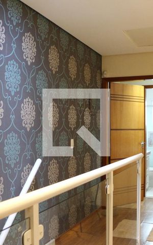 Casa à venda com 240m², 3 quartos e 4 vagasSala/Quarto