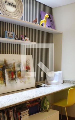 Casa à venda com 240m², 3 quartos e 4 vagasSala/Quarto
