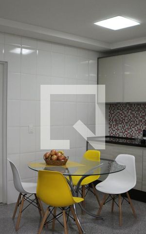Casa à venda com 240m², 3 quartos e 4 vagasCozinha