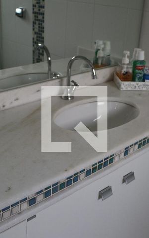 Casa à venda com 240m², 3 quartos e 4 vagasBanheiro da Suíte 2