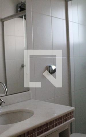 Casa à venda com 240m², 3 quartos e 4 vagasBanheiro da Suíte