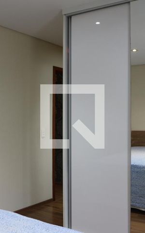Casa à venda com 240m², 3 quartos e 4 vagasQuarto Suíte