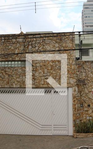 Casa à venda com 240m², 3 quartos e 4 vagasFachada