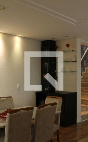 Casa à venda com 240m², 3 quartos e 4 vagasSala