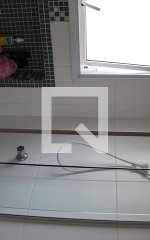 Casa à venda com 240m², 3 quartos e 4 vagasBanheiro da Suíte 2