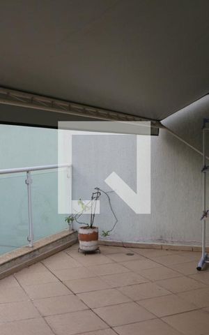 Casa à venda com 240m², 3 quartos e 4 vagassacada 2
