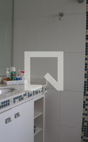 Casa à venda com 240m², 3 quartos e 4 vagasBanheiro da Suíte 2