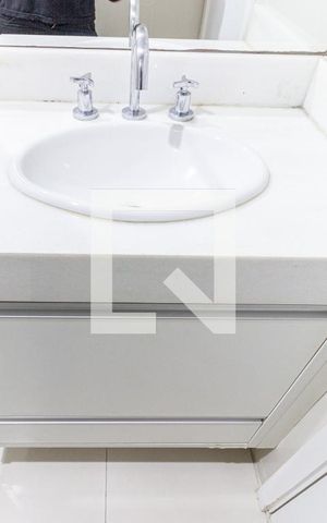 Studio para alugar com 55m², 1 quarto e 1 vaga Studio para alugar com 55m², 1 quarto e 1 vagaBanheiro