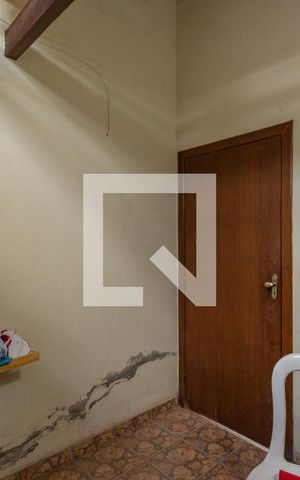Casa à venda com 350m², 3 quartos e 4 vagas Casa à venda com 350m², 3 quartos e 4 vagasQuarto de Serviço 1