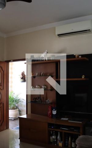 Casa à venda com 110m², 3 quartos e 3 vagasSala