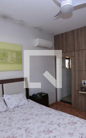 Casa à venda com 200m², 4 quartos e 3 vagasSuíte