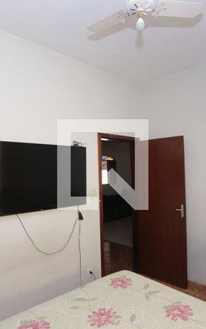 Casa à venda com 200m², 4 quartos e 3 vagasQuarto 2