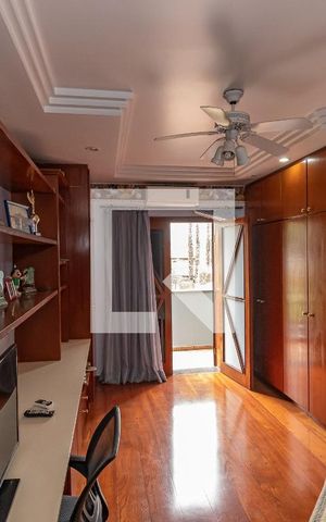 Casa à venda com 550m², 5 quartos e 8 vagas Casa à venda com 550m², 5 quartos e 8 vagasSuite 2