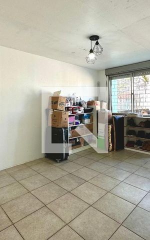 Casa à venda com 367m², 3 quartos e 3 vagas Casa à venda com 367m², 3 quartos e 3 vagasSala